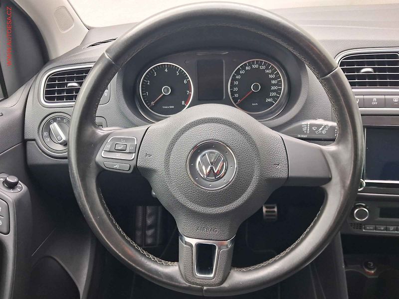 Volkswagen Polo (2011) 1.2i, Style, +kola - fotka 11 z 18