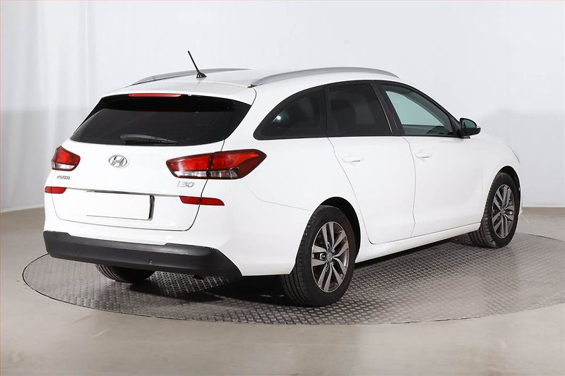 Hyundai i30 (2018) 1.6 CRDi, Serv.kniha, Tempomat - fotka 5 z 18