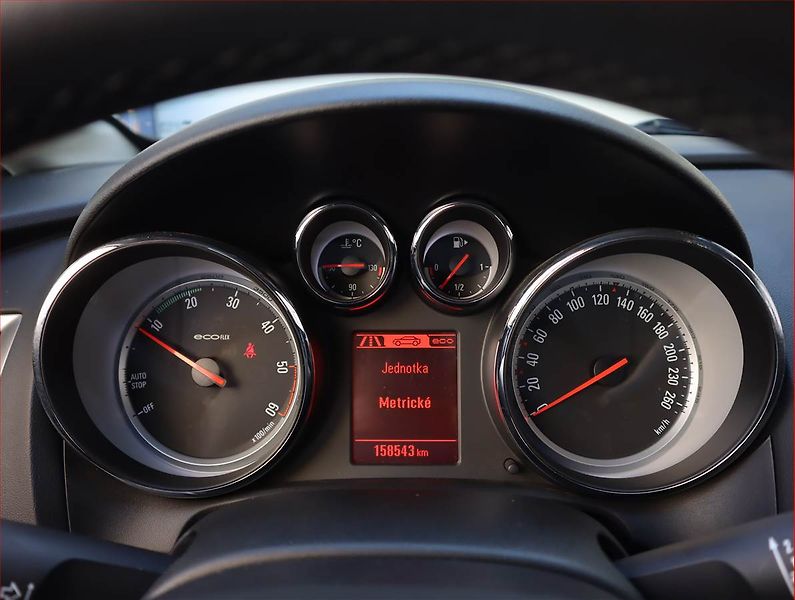 Opel Astra (2013) 1.7 CDTI, Serv.kniha, Xenony - fotka 11 z 15