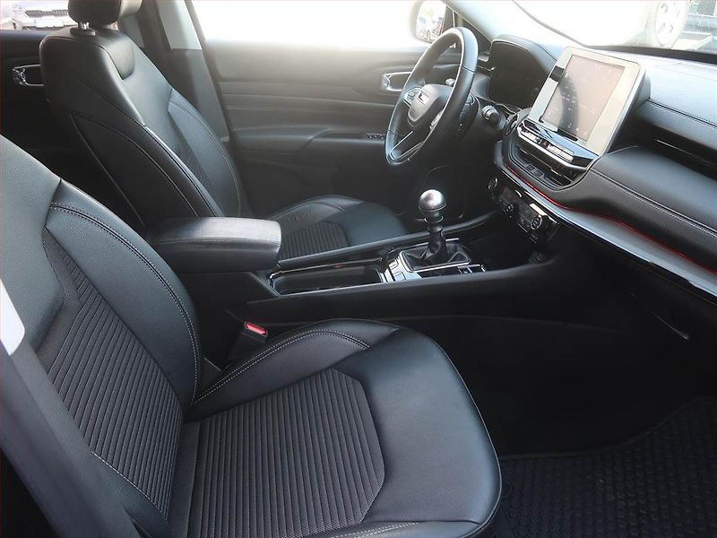 Jeep Compass (2023) 1.3 T-GDI - fotka 9 z 16