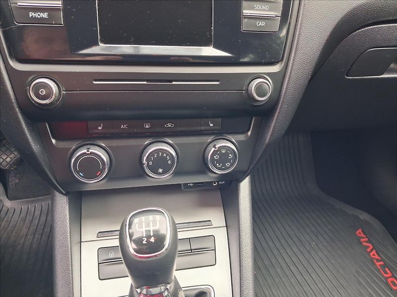 Škoda Octavia 1,6 1.6 TDi, po servisu, DPH - fotka 13 z 14