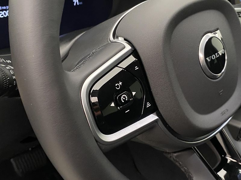 Volvo XC60 T6 AWD RECHARGE DARK PLUS CZ - fotka 20 z 62