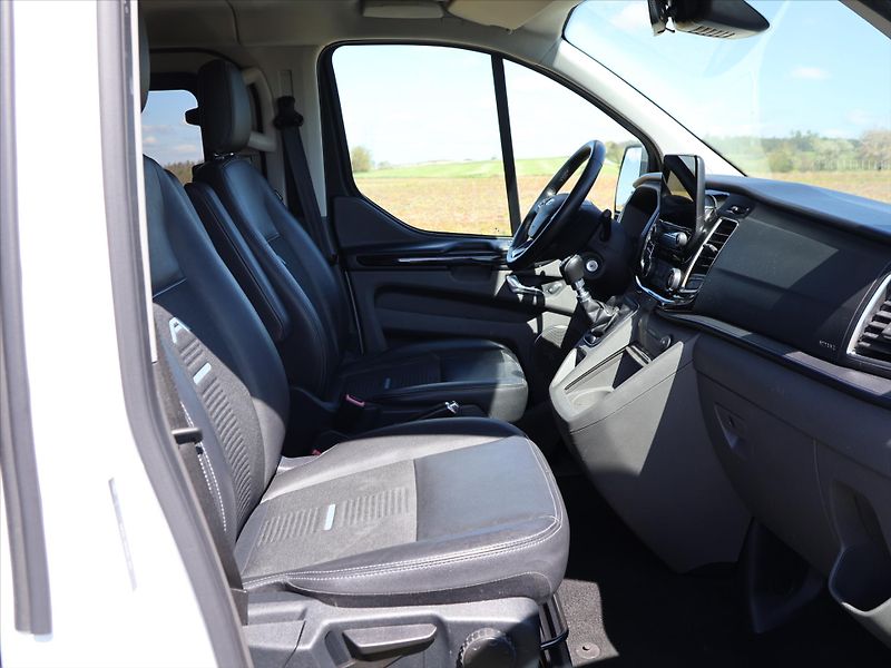 Ford Tourneo Custom 2,0 TDCI 136kW Active 1Maj DPH - fotka 12 z 29