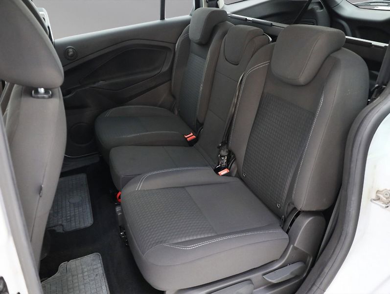 Ford Grand C-MAX (2018) 1.0 92kW, ČR, 1. Maj., Tažné, - fotka 23 z 30