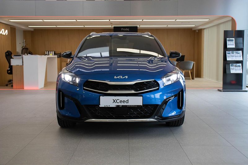 Kia XCeed 1.6 T-GDI GPF 7DCT STEEL EDITI - fotka 2 z 16
