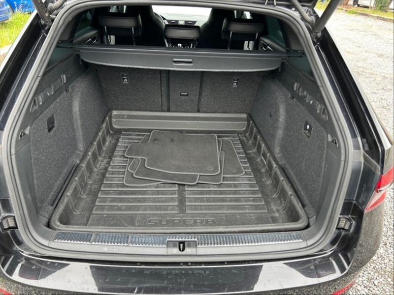 Škoda Superb 2,0 TDI 147 Sportline DSG - fotka 6 z 11