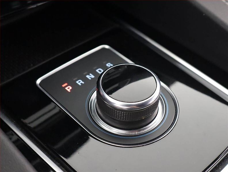 Jaguar F-Pace (2020) 25d AWD, Původ ČR - fotka 13 z 23