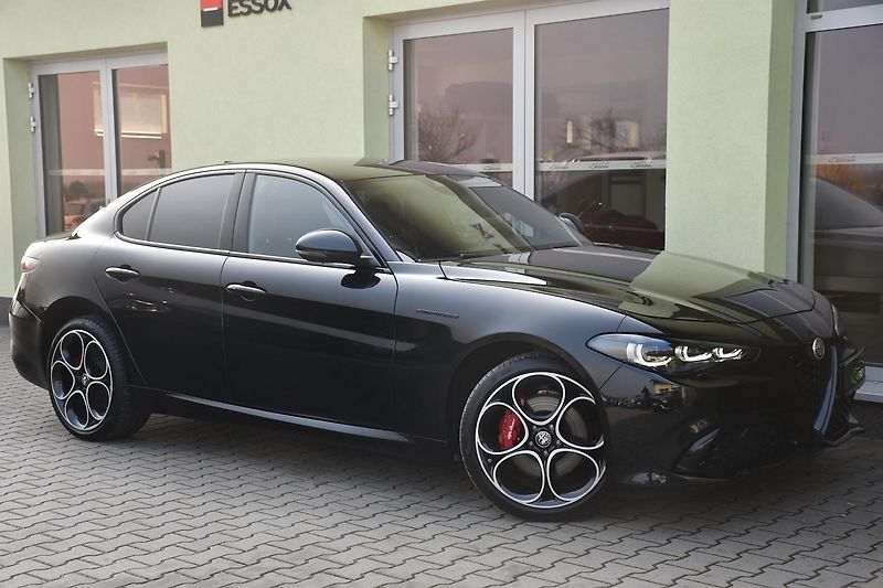 Alfa Romeo Giulia 2.0T 16V 206kW COMPETIZIONE 1M - fotka 2 z 43