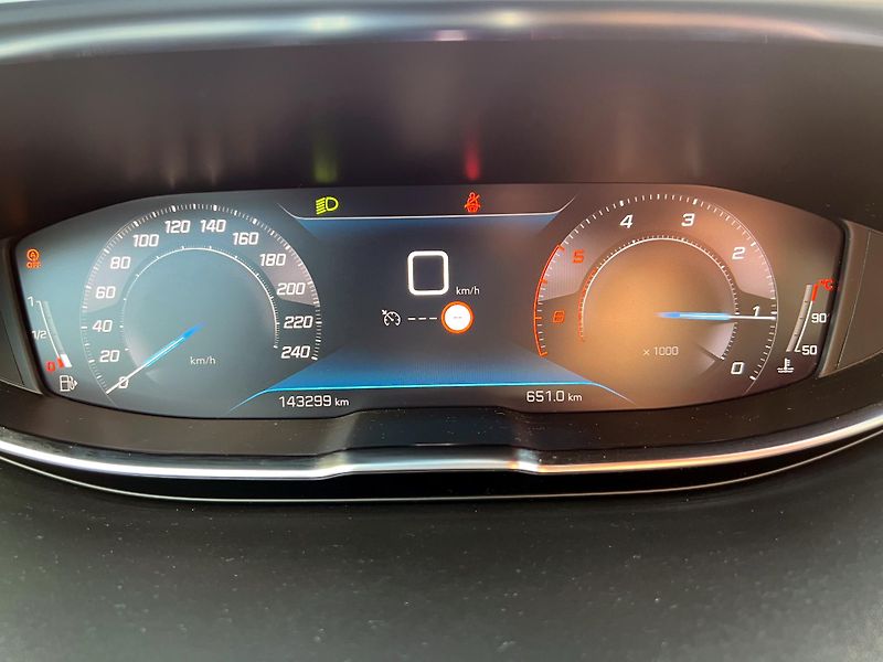 Peugeot 3008 1.5 BlueHDi 96 kW NOVÝ MOTOR - fotka 11 z 14