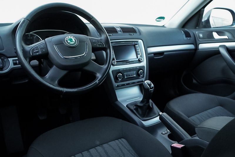Škoda Octavia 1.4 TSI 90kW ELEGANCE - fotka 21 z 30