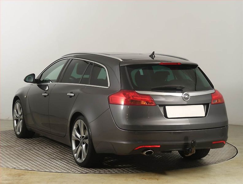 Opel Insignia (2010) 2.0 CDTI, Tažné, jezdí výborně - fotka 4 z 20