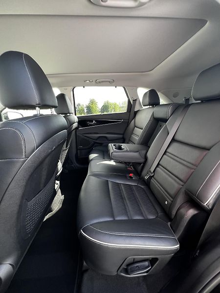 Kia Sorento 2.2 CRDi 4WD GT-Line 7-Míst TZ - fotka 23 z 30