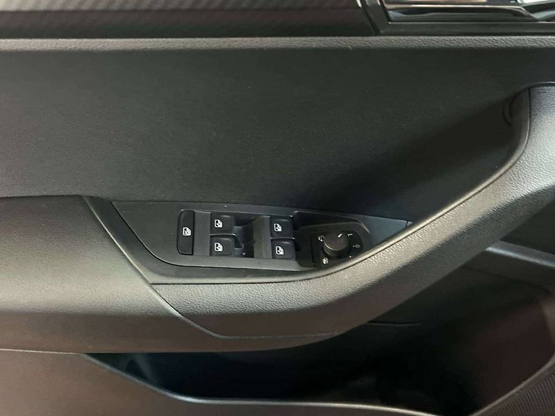 Škoda Karoq (2024) 1.5 TSI Sportline - fotka 12 z 20