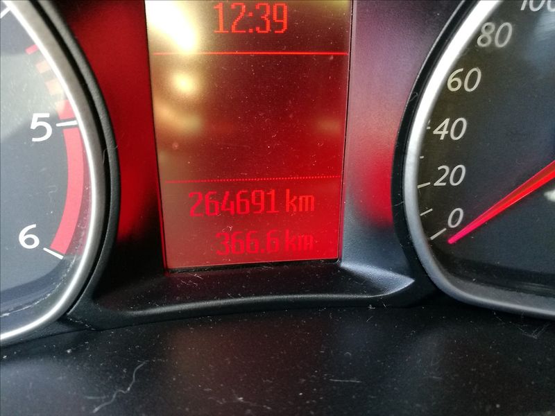Ford Mondeo 2,0 TDCi kombi - fotka 6 z 16