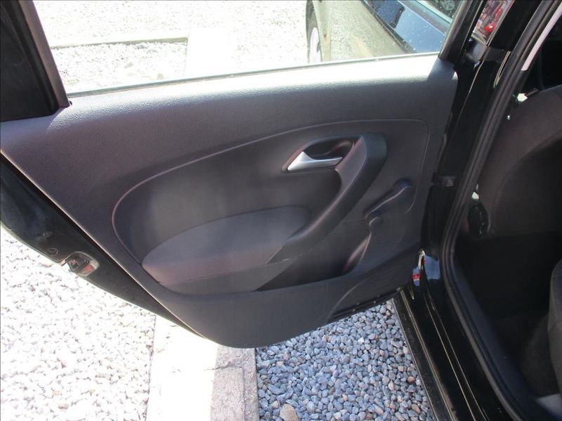 Volkswagen Polo 1,2 i,klimatizace, ABS,ASR, - fotka 14 z 31