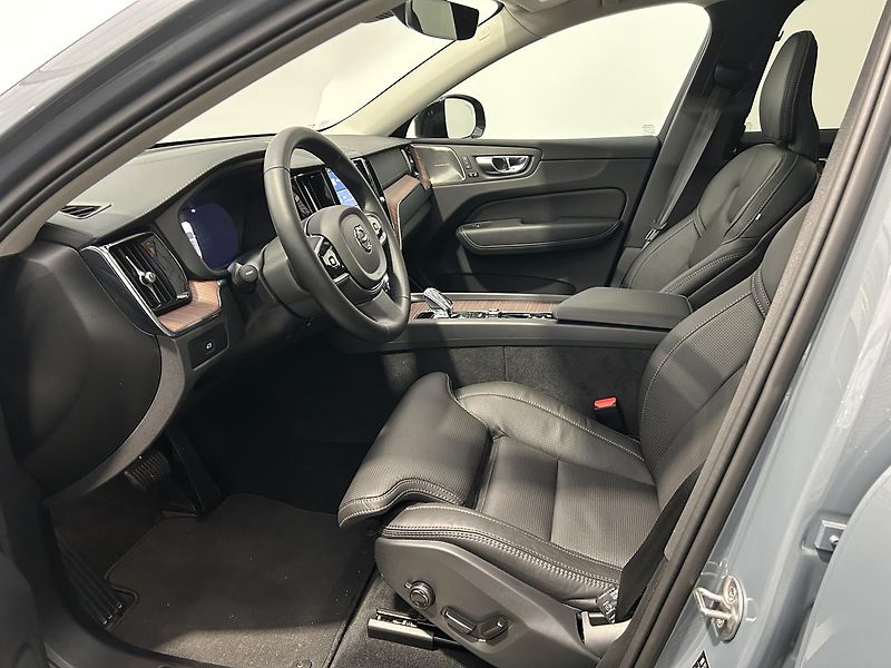 Volvo XC60 2.0  B4 4x4 ULTIMATE - fotka 11 z 33