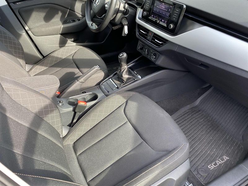 Škoda Scala (2022) 1.5 TSI Ambition - fotka 8 z 33