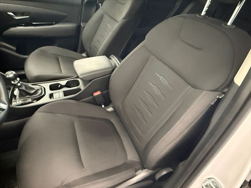 Hyundai Tucson 1,6 TGDI STYLE 117KW - fotka 7 z 19