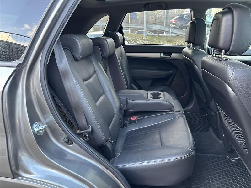 Kia Sorento 2,2 CRDi AT 4x4 Premium PANORA - fotka 16 z 38