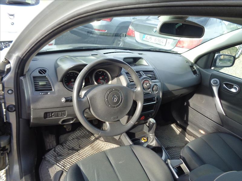 Renault Mégane 1,4 - fotka 12 z 13
