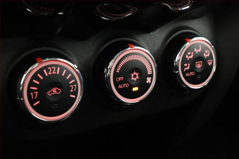 Mitsubishi ASX (2016) 1.6 MIVEC, Tempomat - fotka 13 z 14