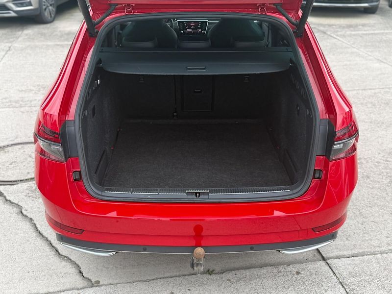 Škoda Superb - fotka 9 z 14