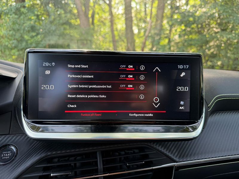 Peugeot 2008 (2020) GT LINE,130 koní, Automat 8st. - fotka 21 z 23