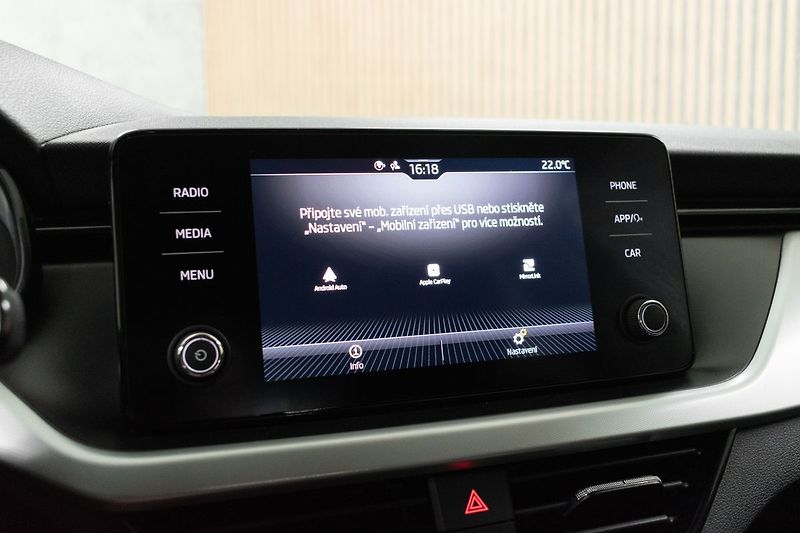 Škoda Scala 1.0 TSI 81kW *KAMERA*ACC* - fotka 25 z 38