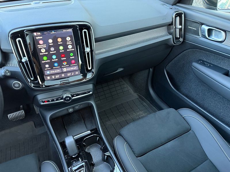 Volvo XC40 ULTIMATE DARK B4, PIXEL LED, N - fotka 25 z 25