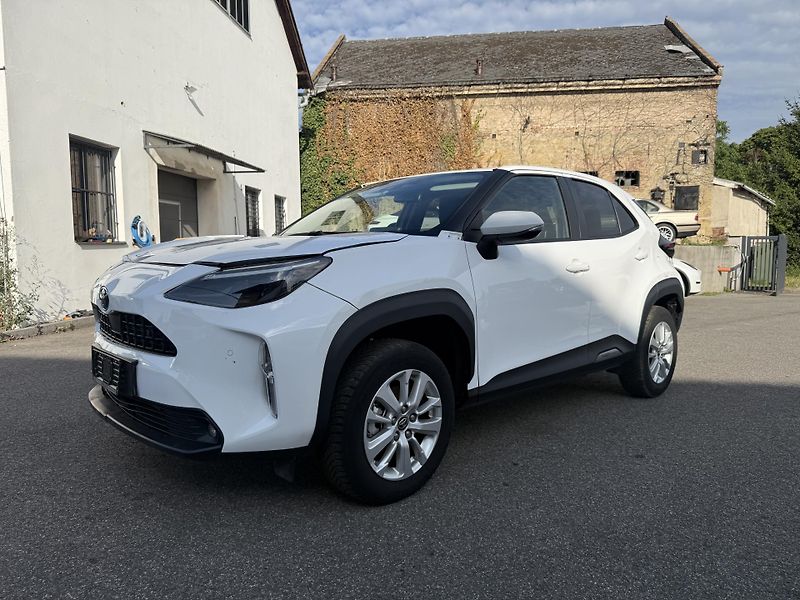 Toyota Yaris Cross Hybrid 68 kW - fotka 4 z 26