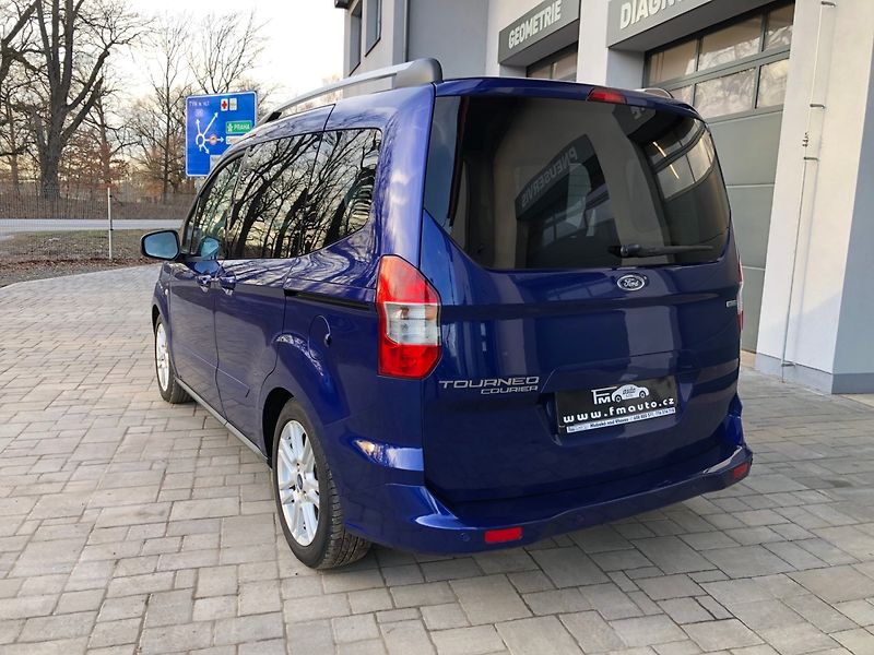 Ford Tourneo Courier (2014) 1.0 EcoBoost - fotka 7 z 28