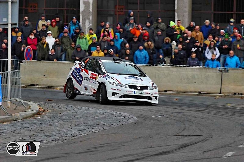 Jiří Hladík se svým zbrusu novým vozem Renault Clio Rally5 Phase II.
