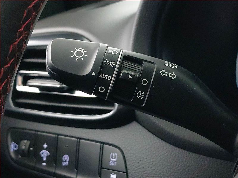 Hyundai i30 (2024) N-Line 1.5 T-GDI MHEV 48V - fotka 18 z 21