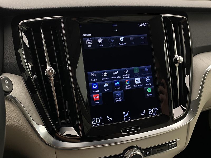 Volvo V60 B5 INSCRIPTION AUT REZERVACE - fotka 38 z 42