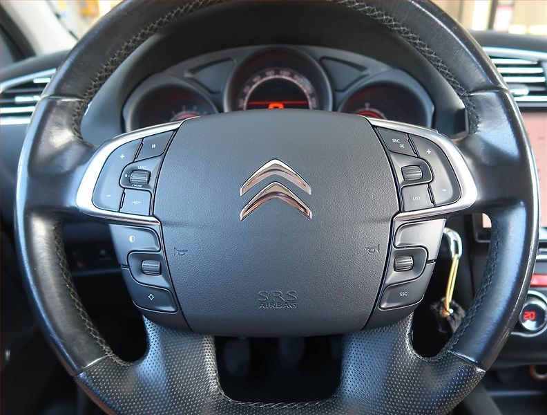 Citroën C4 (2012) 1.6 HDi, Navi, Tempomat - fotka 14 z 16