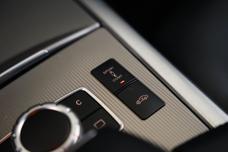 Mercedes-Benz Třídy E - fotka 25 z 30