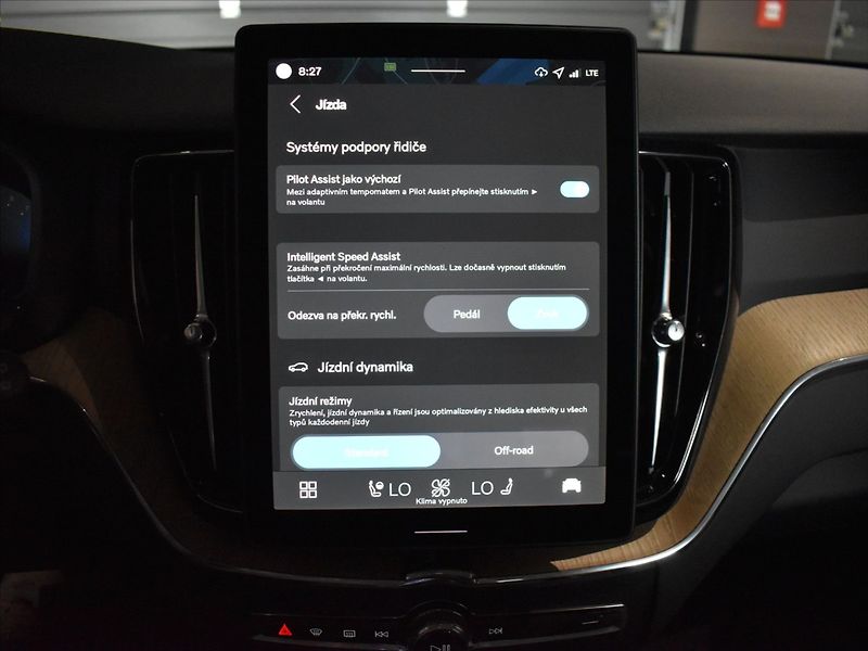 Volvo XC60 2,0 B5 AWD PLUS BLIS,Bezklíč - fotka 19 z 23