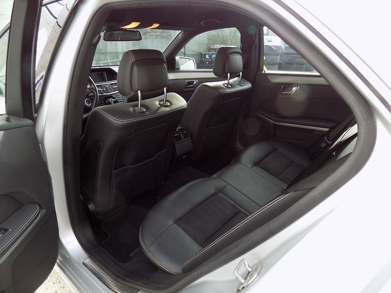 Mercedes-Benz Třídy E (2009) 220d/AMG-Line/AT/LED/bi-xenon/ - fotka 10 z 37