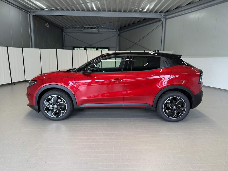 Alfa Romeo Junior (2025) Speciale Elettrica 54 kWh - fotka 2 z 26