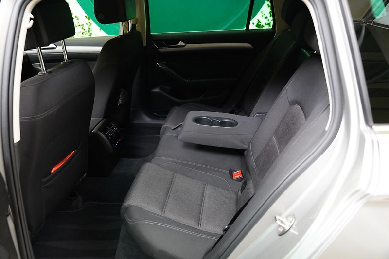 Volkswagen Passat - fotka 27 z 29