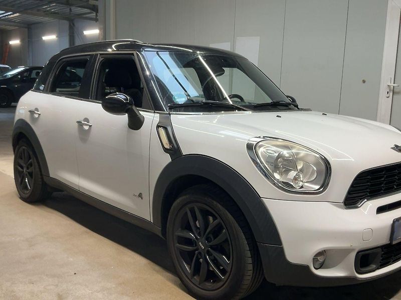 Mini Countryman (2010) MINI Countryman Cooper S ALL4 - fotka 7 z 11