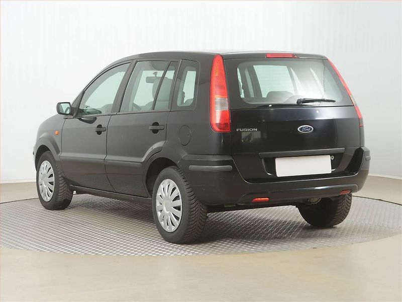 Ford Fusion (2004) 1.4, nová STK, slušný stav - fotka 4 z 13