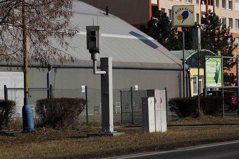 Už několik let měří rychlost radar v ulici Na Valtické v Břeclavi. Za překročení povolené rychlosti dostávají řidiči pokuty.