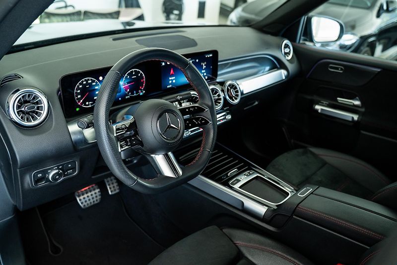 Mercedes-Benz GLB (2025) 200 d 4M/AMGPREMIUM/ESP/LED - fotka 11 z 22