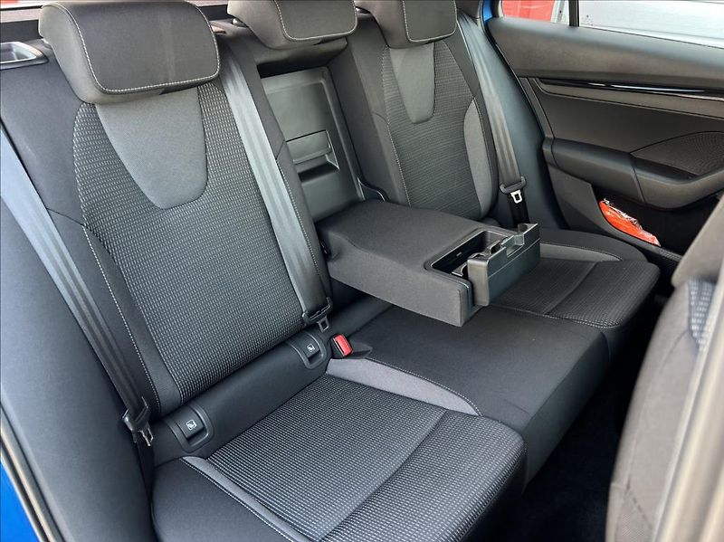 Škoda Octavia 2,0 TDi Ambition LED záruka - fotka 19 z 28