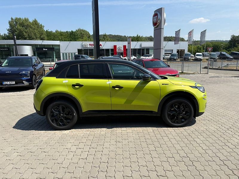 Fiat 600 (2026) 1.2 Turbo Hybrid 145k Sport - fotka 8 z 16