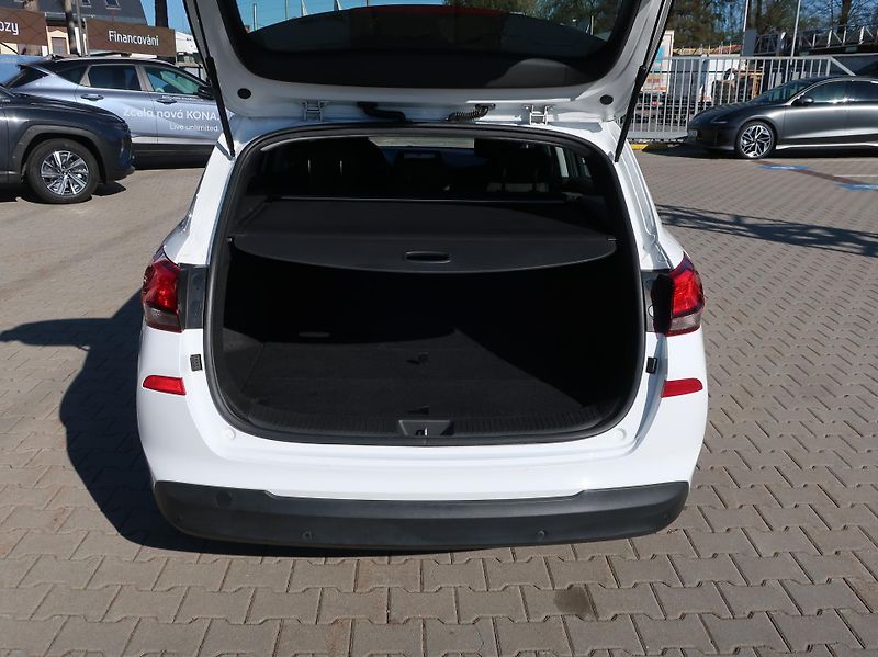 Hyundai i30 1.6CRDi 85kW STYLE NAVI ALU - fotka 31 z 31