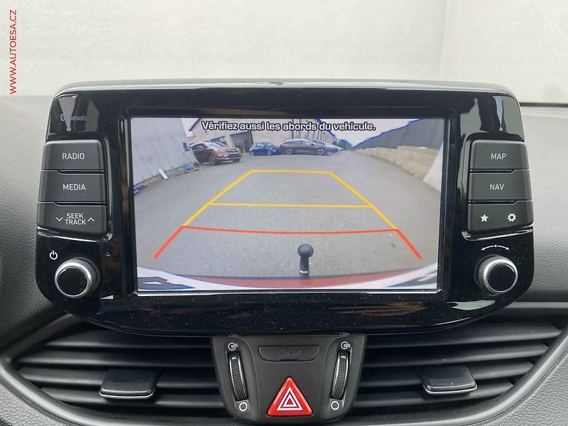 Hyundai i30 (2017) 1.6 CRDi, AT, LED, panor - fotka 18 z 18