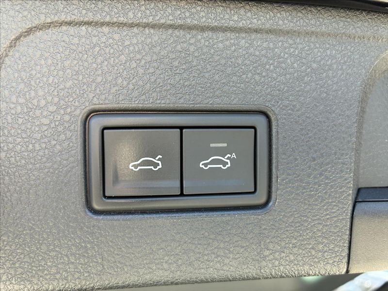 Volkswagen Passat 2,0 KAMERA 360,KEYLESS,VIRTUAL - fotka 15 z 31