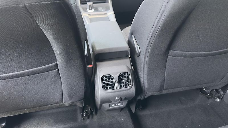 Dacia Bigster (2026) Bigster Journey Hybrid 155 - fotka 10 z 19